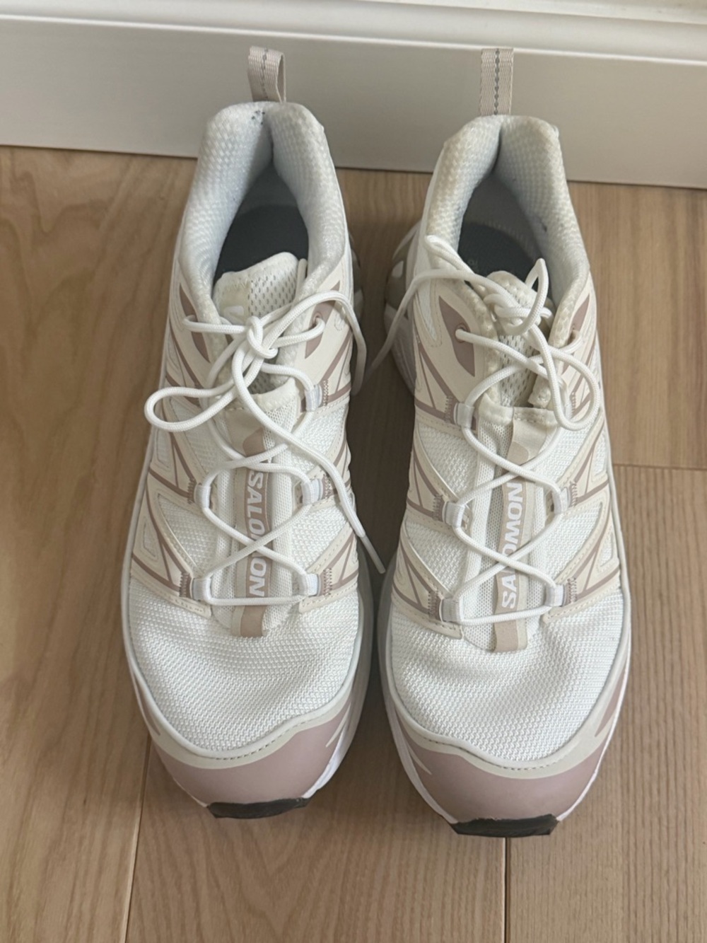 Salomon Women's XT6 Sneakers Size 10
